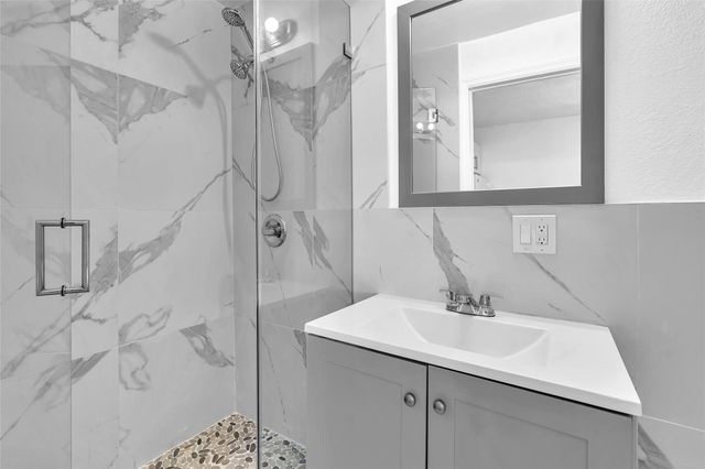 41 Miami Gardens Road, West Park, FL 33023