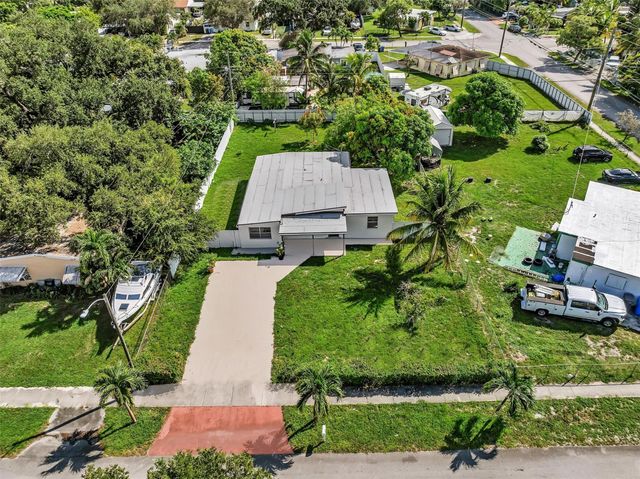 41 Miami Gardens Road, West Park, FL 33023