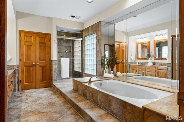 653 Killary Down, Weldon Spring, MO 63304