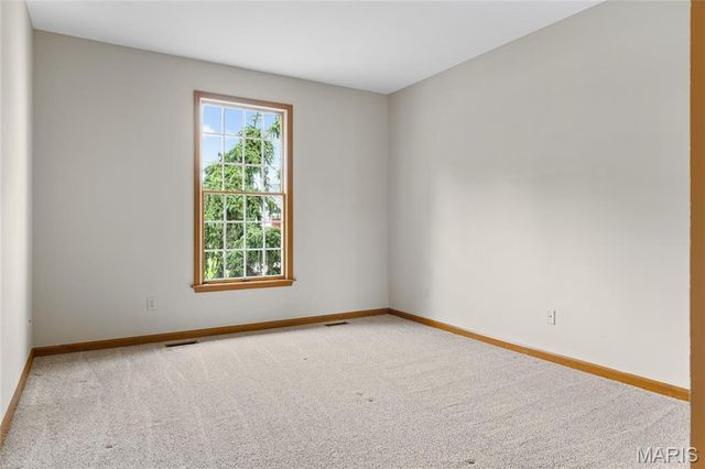 653 Killary Down, Weldon Spring, MO 63304