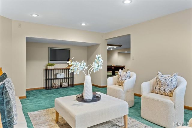 653 Killary Down, Weldon Spring, MO 63304