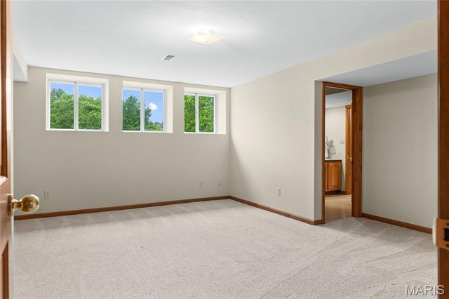 653 Killary Down, Weldon Spring, MO 63304