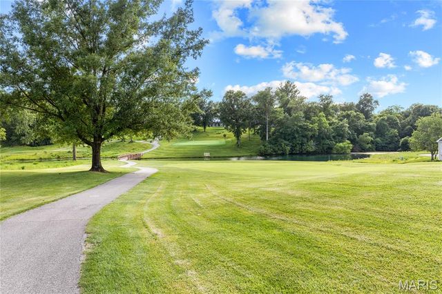 653 Killary Down, Weldon Spring, MO 63304
