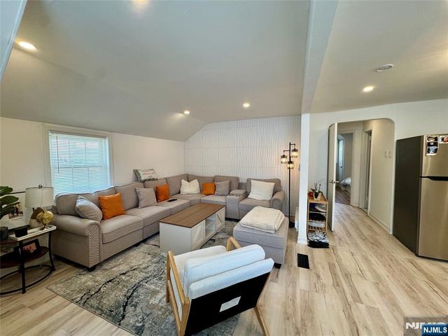 304 Shaler Boulevard, Ridgefield, NJ 07657