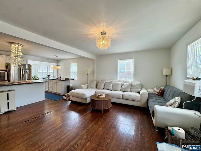 304 Shaler Boulevard, Ridgefield, NJ 07657