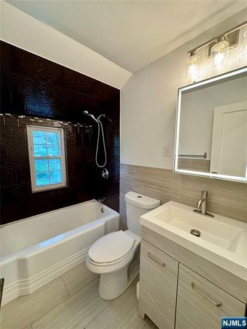 304 Shaler Boulevard, Ridgefield, NJ 07657