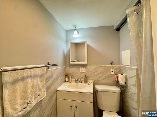 304 Shaler Boulevard, Ridgefield, NJ 07657
