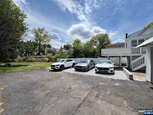 304 Shaler Boulevard, Ridgefield, NJ 07657