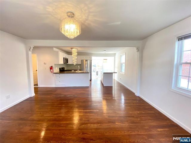 304 Shaler Boulevard, Ridgefield, NJ 07657