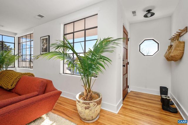 645 W FREDERICK ST, Staunton, VA 24401