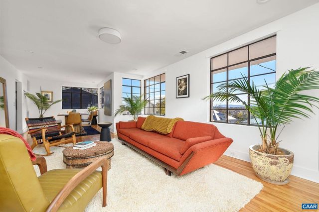 645 W FREDERICK ST, Staunton, VA 24401