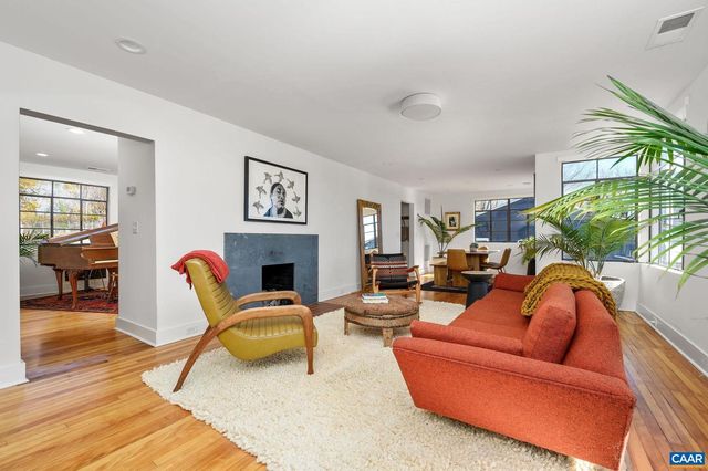 645 W FREDERICK ST, Staunton, VA 24401