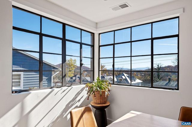 645 W FREDERICK ST, Staunton, VA 24401