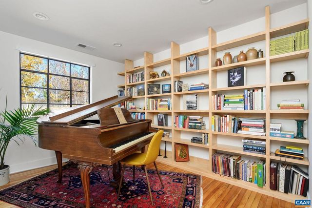 645 W FREDERICK ST, Staunton, VA 24401