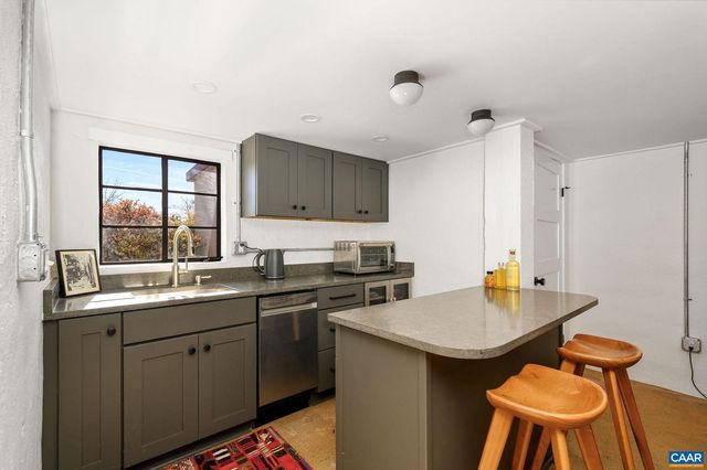 645 W FREDERICK ST, Staunton, VA 24401