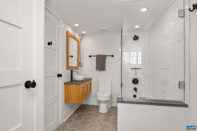 645 W FREDERICK ST, Staunton, VA 24401