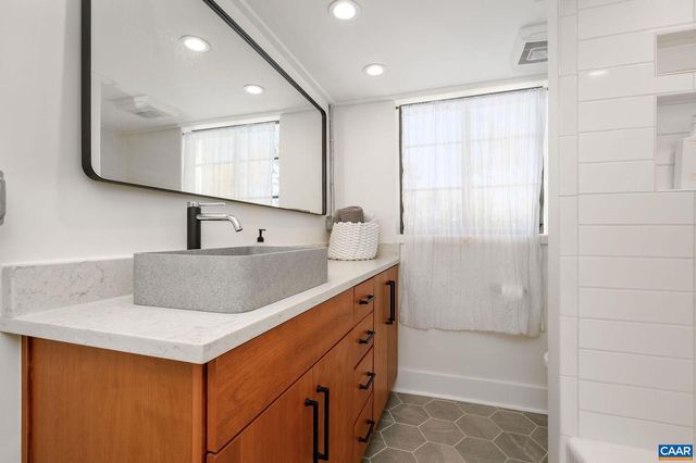 645 W FREDERICK ST, Staunton, VA 24401