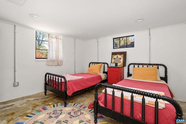 645 W FREDERICK ST, Staunton, VA 24401