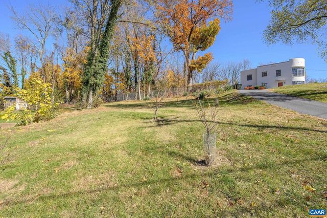 645 W FREDERICK ST, Staunton, VA 24401