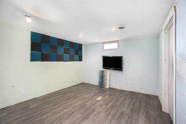 109 N Harris Street, Paw Paw, MI 49079