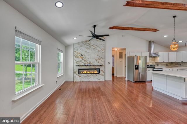 200 SECLUSION SHORES DR, Mineral, VA 23117