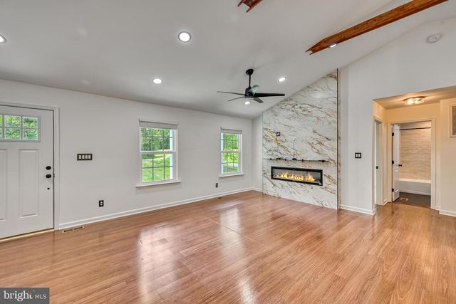 200 SECLUSION SHORES DR, Mineral, VA 23117