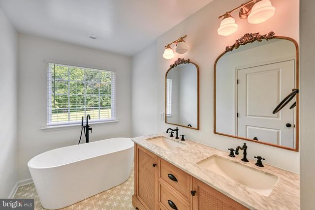 200 SECLUSION SHORES DR, Mineral, VA 23117