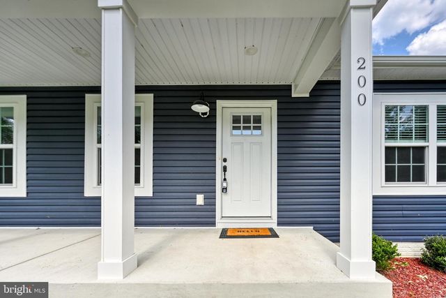 200 SECLUSION SHORES DR, Mineral, VA 23117