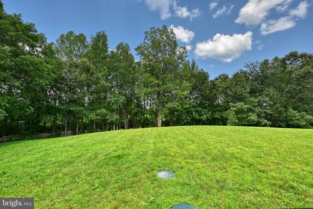 200 SECLUSION SHORES DR, Mineral, VA 23117