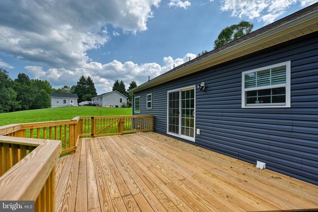 200 SECLUSION SHORES DR, Mineral, VA 23117