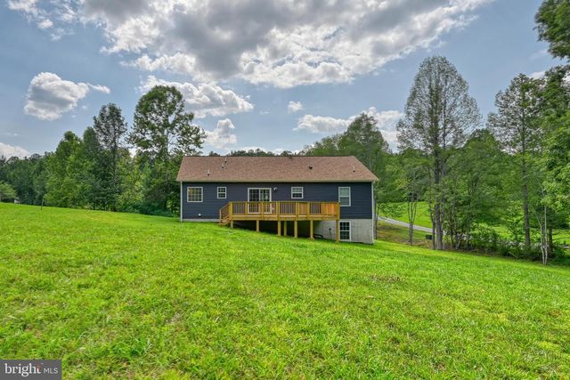 200 SECLUSION SHORES DR, Mineral, VA 23117