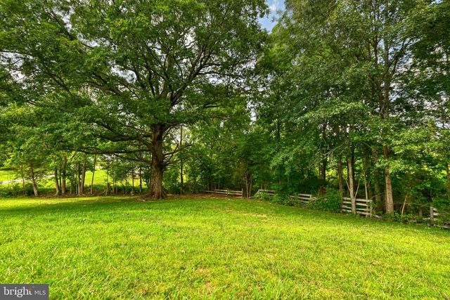 200 SECLUSION SHORES DR, Mineral, VA 23117