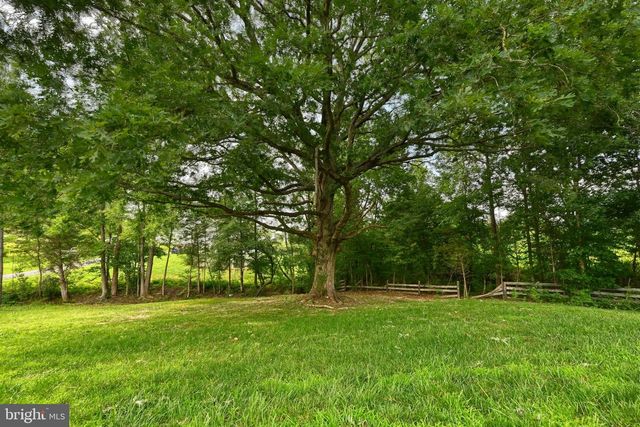 200 SECLUSION SHORES DR, Mineral, VA 23117
