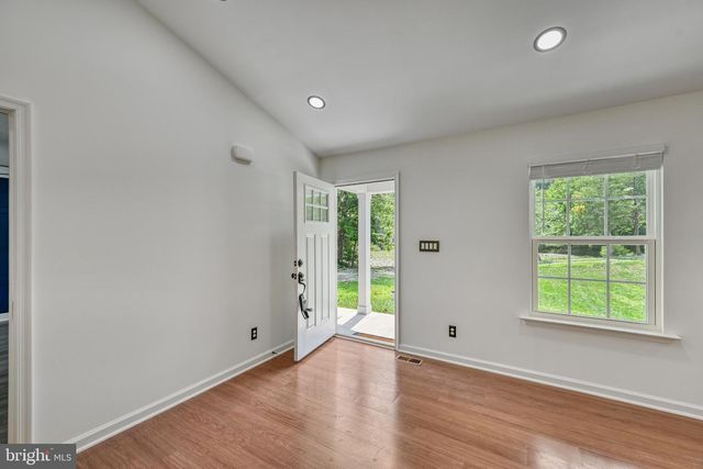200 SECLUSION SHORES DR, Mineral, VA 23117