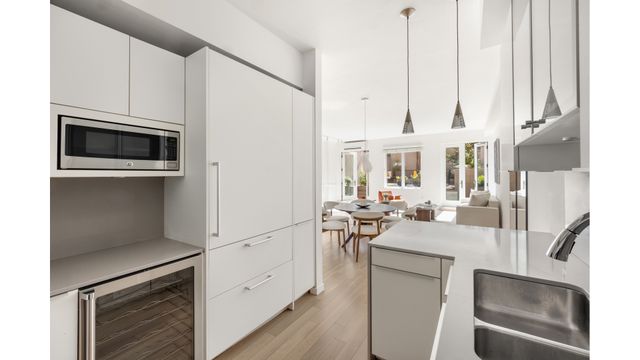 120 E 29TH Street TH1, New York City, NY 10016