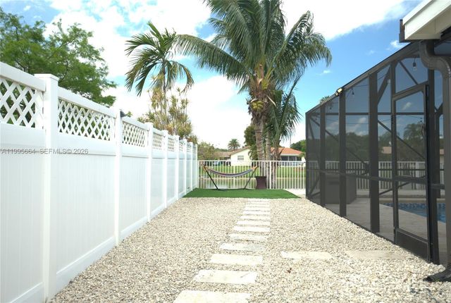 8253 NW 2nd Ct, Coral Springs, FL 33071