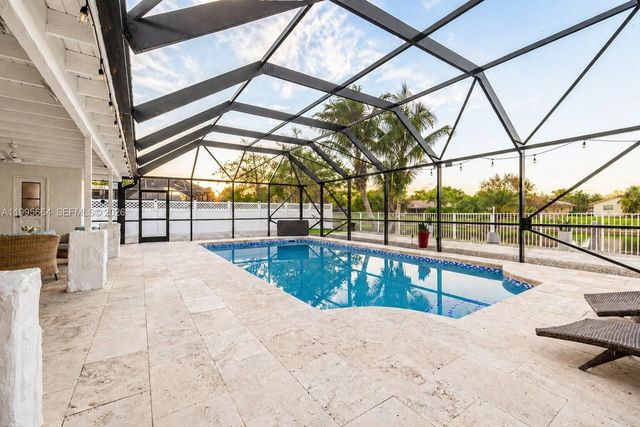 8253 NW 2nd Ct, Coral Springs, FL 33071