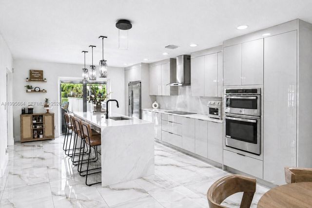8253 NW 2nd Ct, Coral Springs, FL 33071