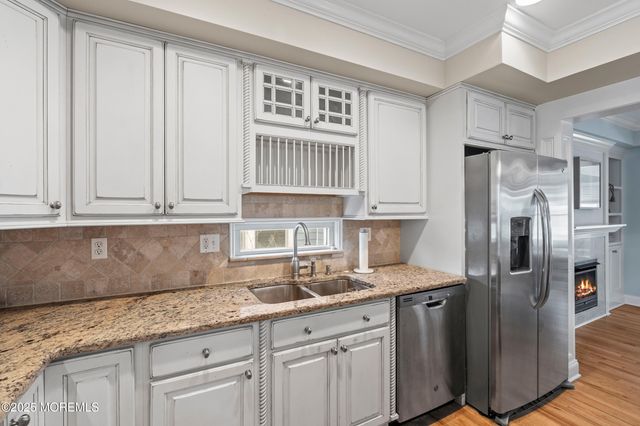 5 Shrewsbury Way, Sea Bright, NJ 07760