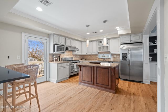 5 Shrewsbury Way, Sea Bright, NJ 07760