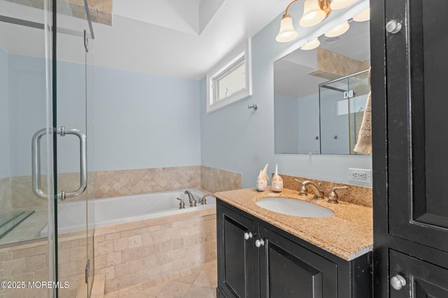 5 Shrewsbury Way, Sea Bright, NJ 07760