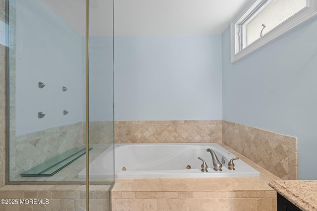 5 Shrewsbury Way, Sea Bright, NJ 07760