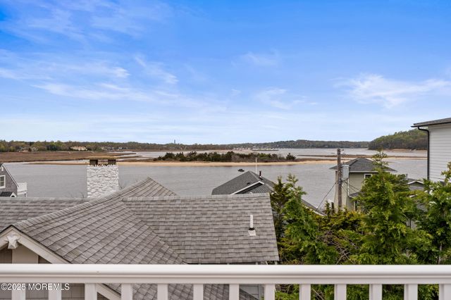 5 Shrewsbury Way, Sea Bright, NJ 07760