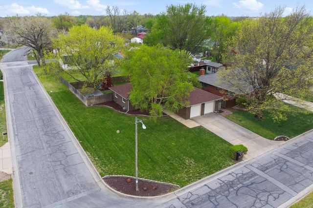 1615 N HOLLAND LN, Wichita, KS 67212