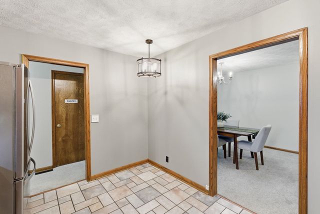 1615 N HOLLAND LN, Wichita, KS 67212