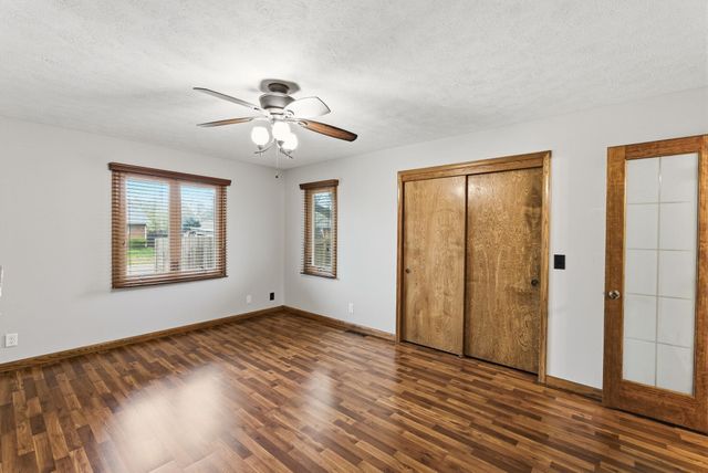 1615 N HOLLAND LN, Wichita, KS 67212