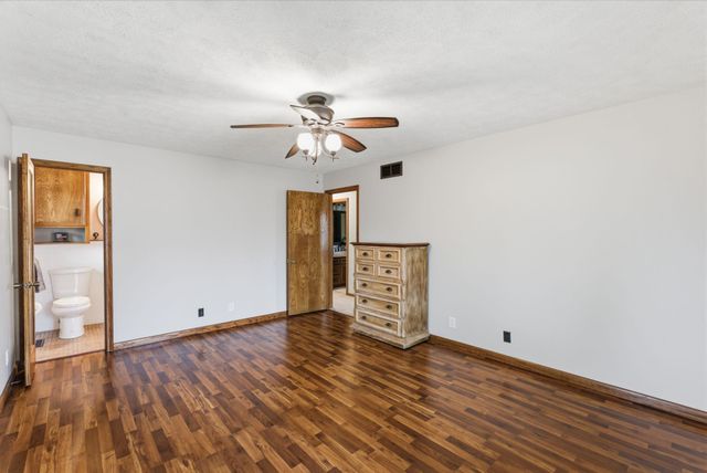 1615 N HOLLAND LN, Wichita, KS 67212