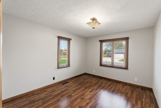 1615 N HOLLAND LN, Wichita, KS 67212