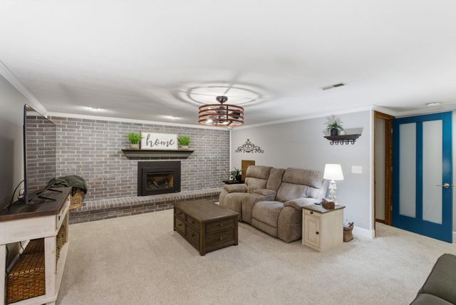 1615 N HOLLAND LN, Wichita, KS 67212