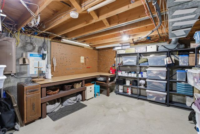 1615 N HOLLAND LN, Wichita, KS 67212